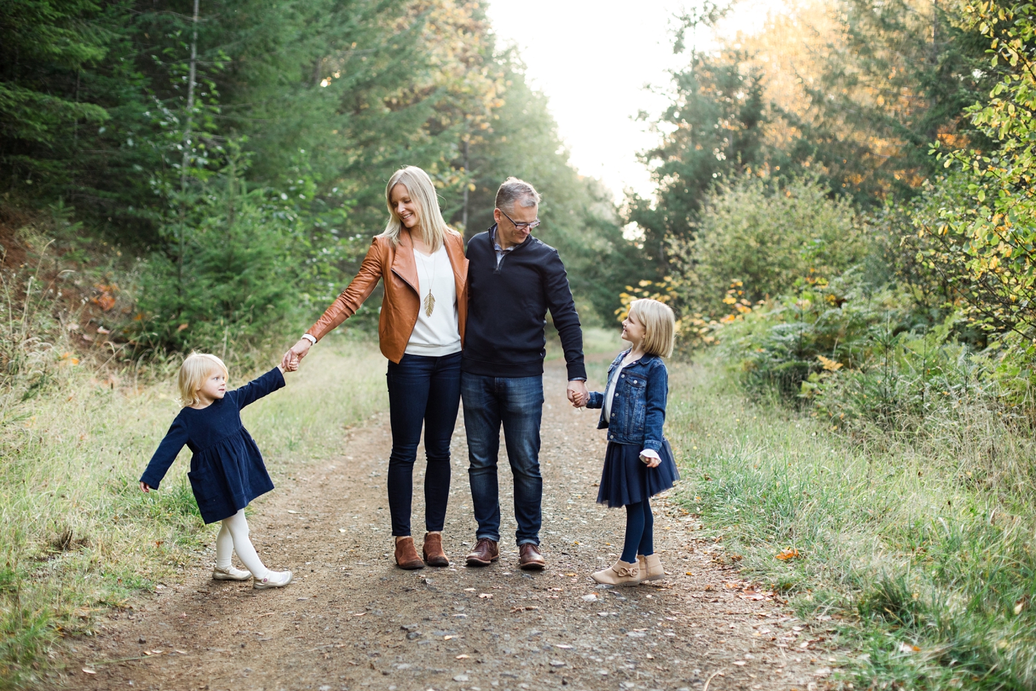 Natural family photography in Portland by photographer Alison Smith Thistledown Photography