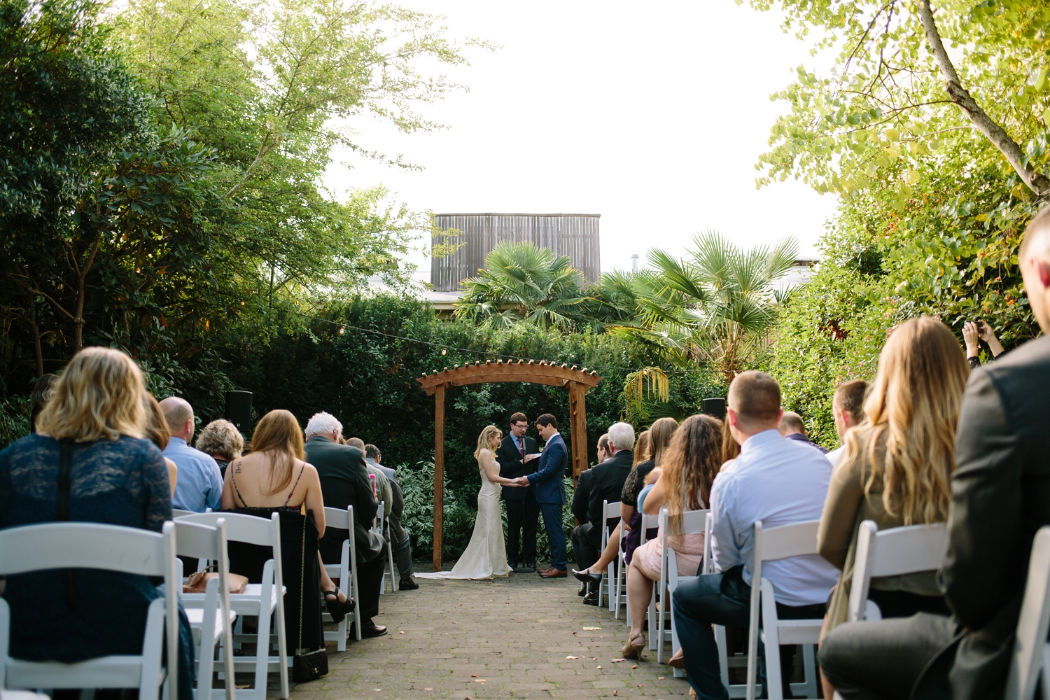 Wedding by Portland documentary wedding photographer Alison Smith Thistledown Photography