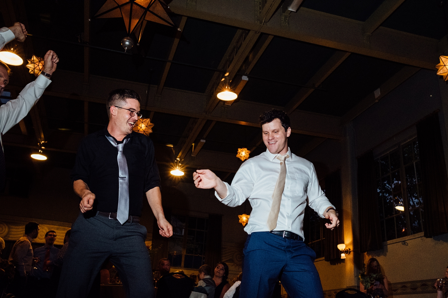 Dancing at a wedding Portland documentary wedding photographer Alison Smith Thistledown Photography