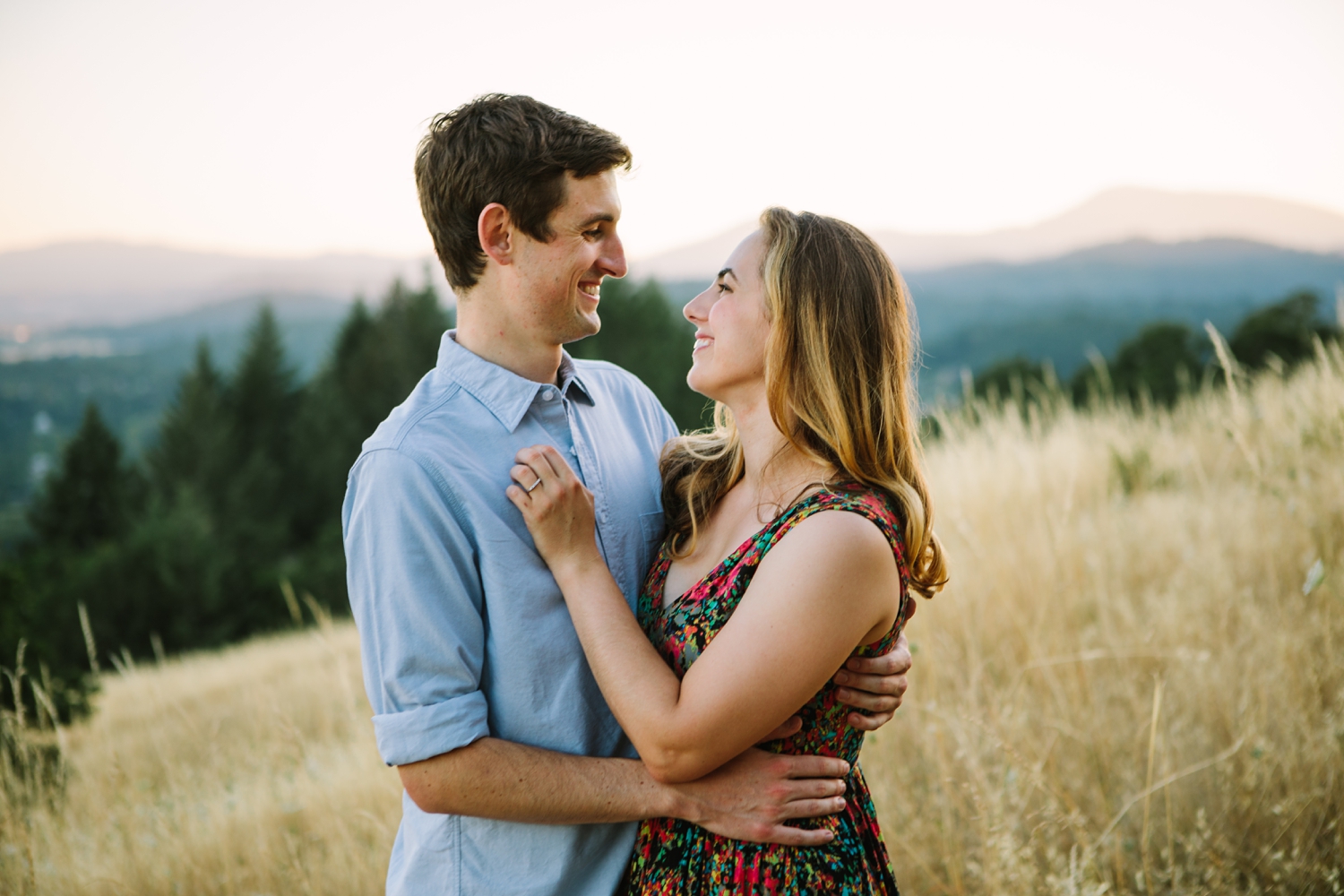 Engagement session in Corvallis Oregon by Portland photographer alison Smith