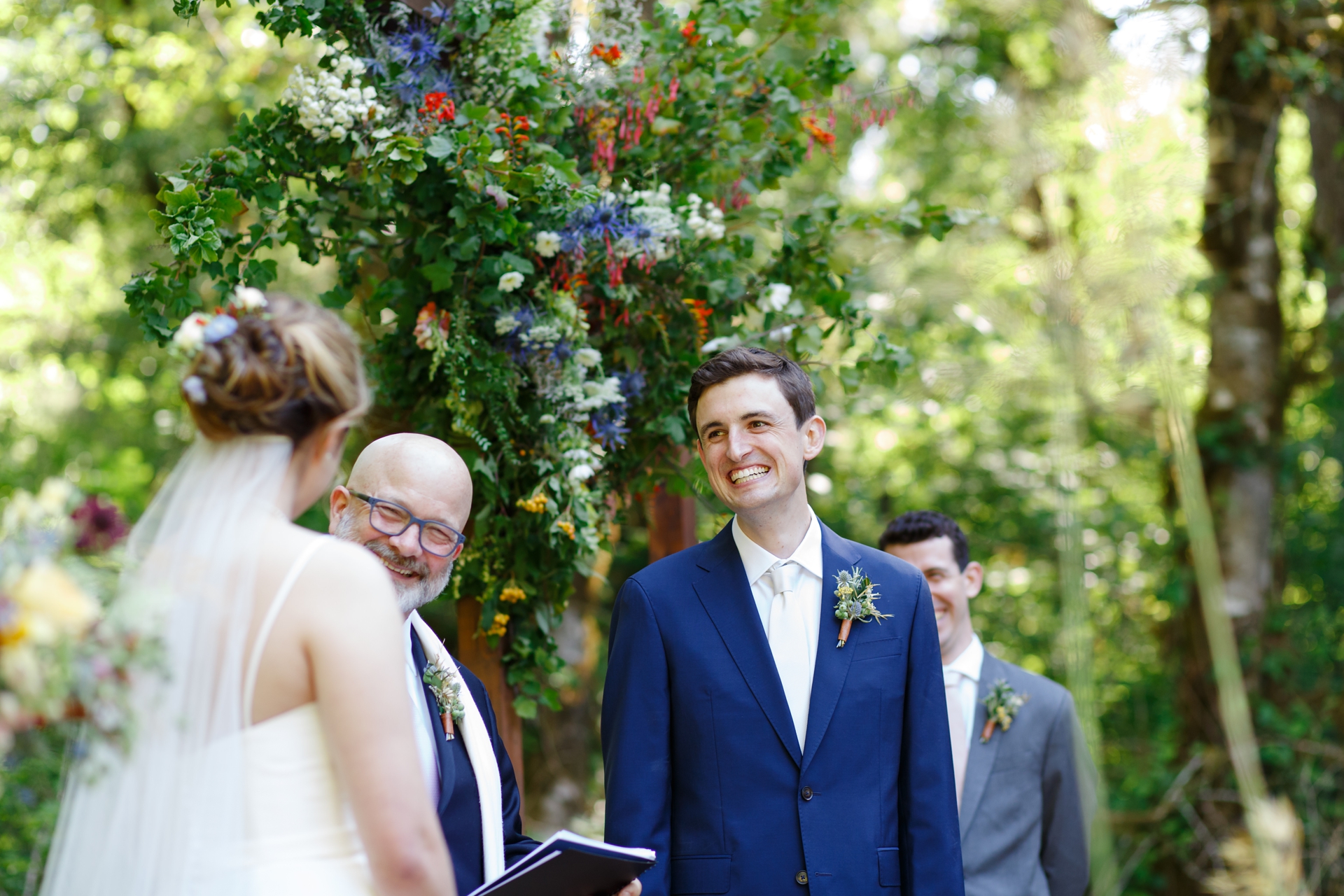 wedding ceremony at Silver Falls Lodge
