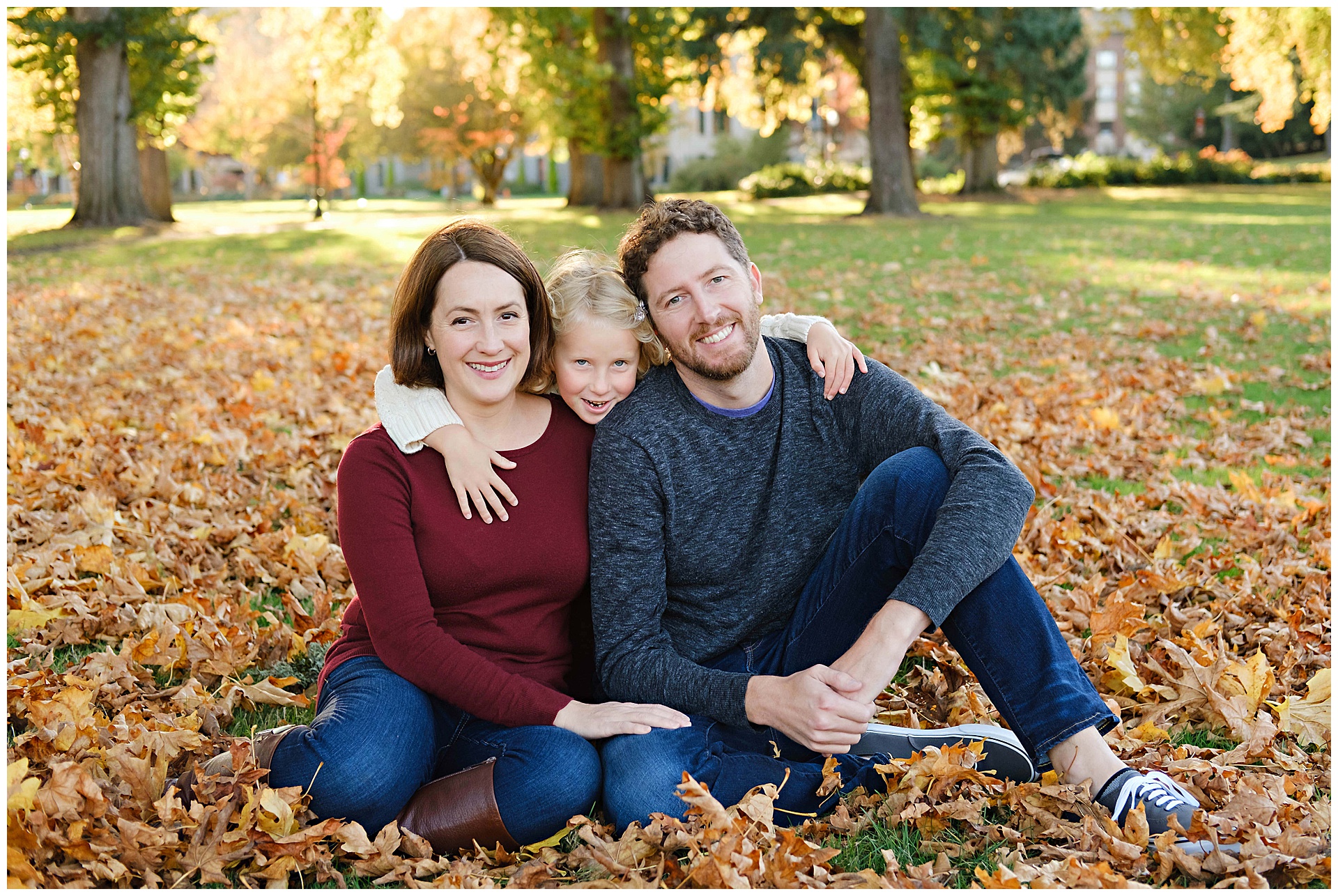 Outdoor family portrait in Corvallis Oregon by Portland photographer Alison Smith